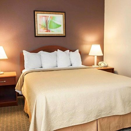 Quality Inn And Suites Indianapolis Exterior foto