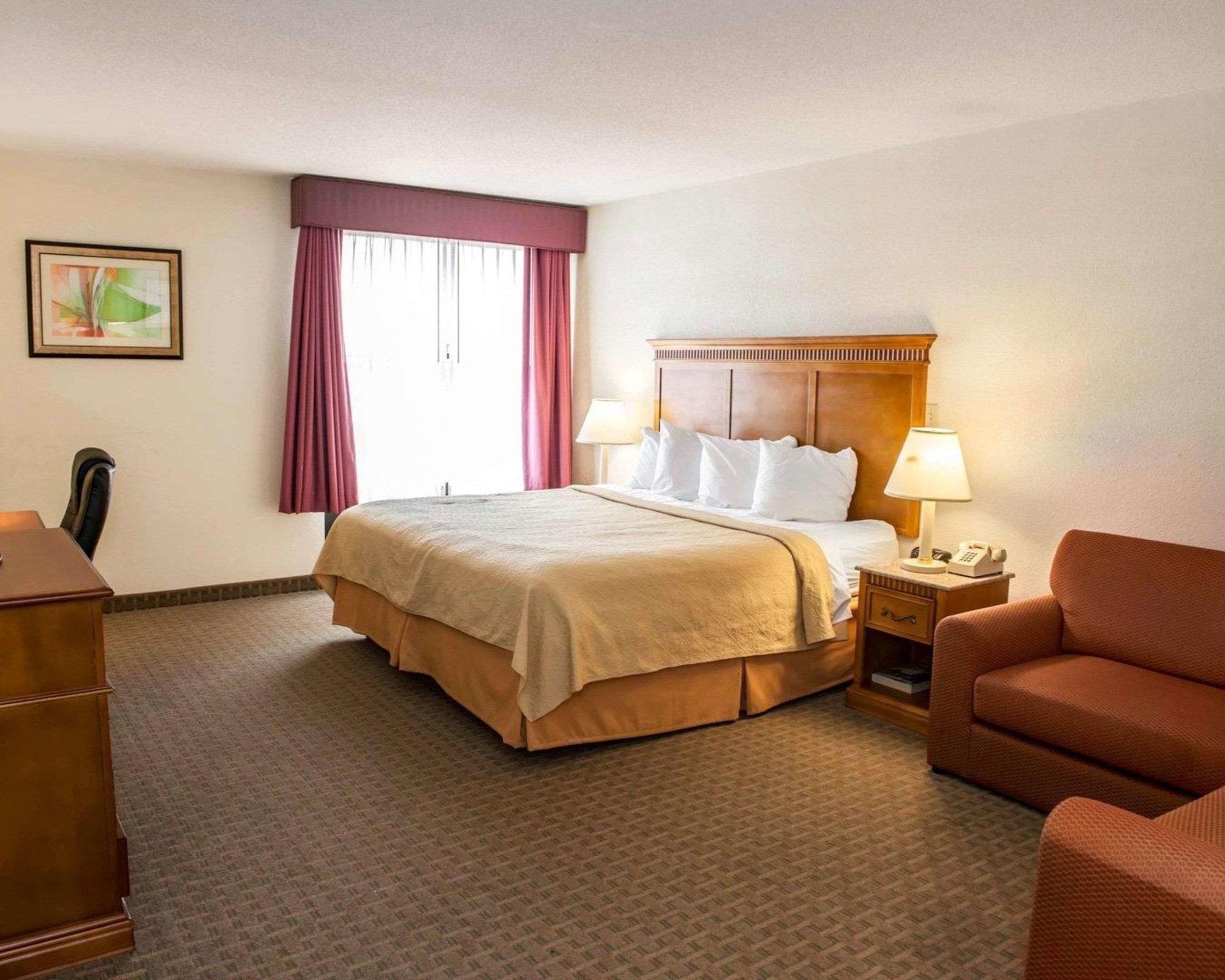 Quality Inn And Suites Indianapolis Exterior foto