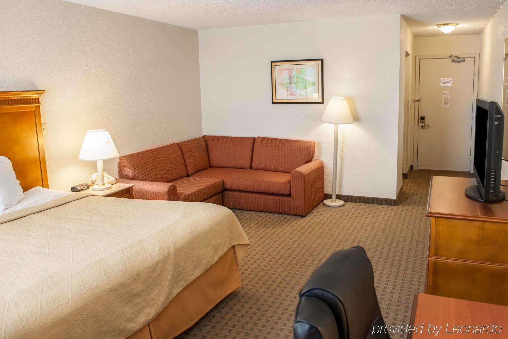 Quality Inn And Suites Indianapolis Exterior foto