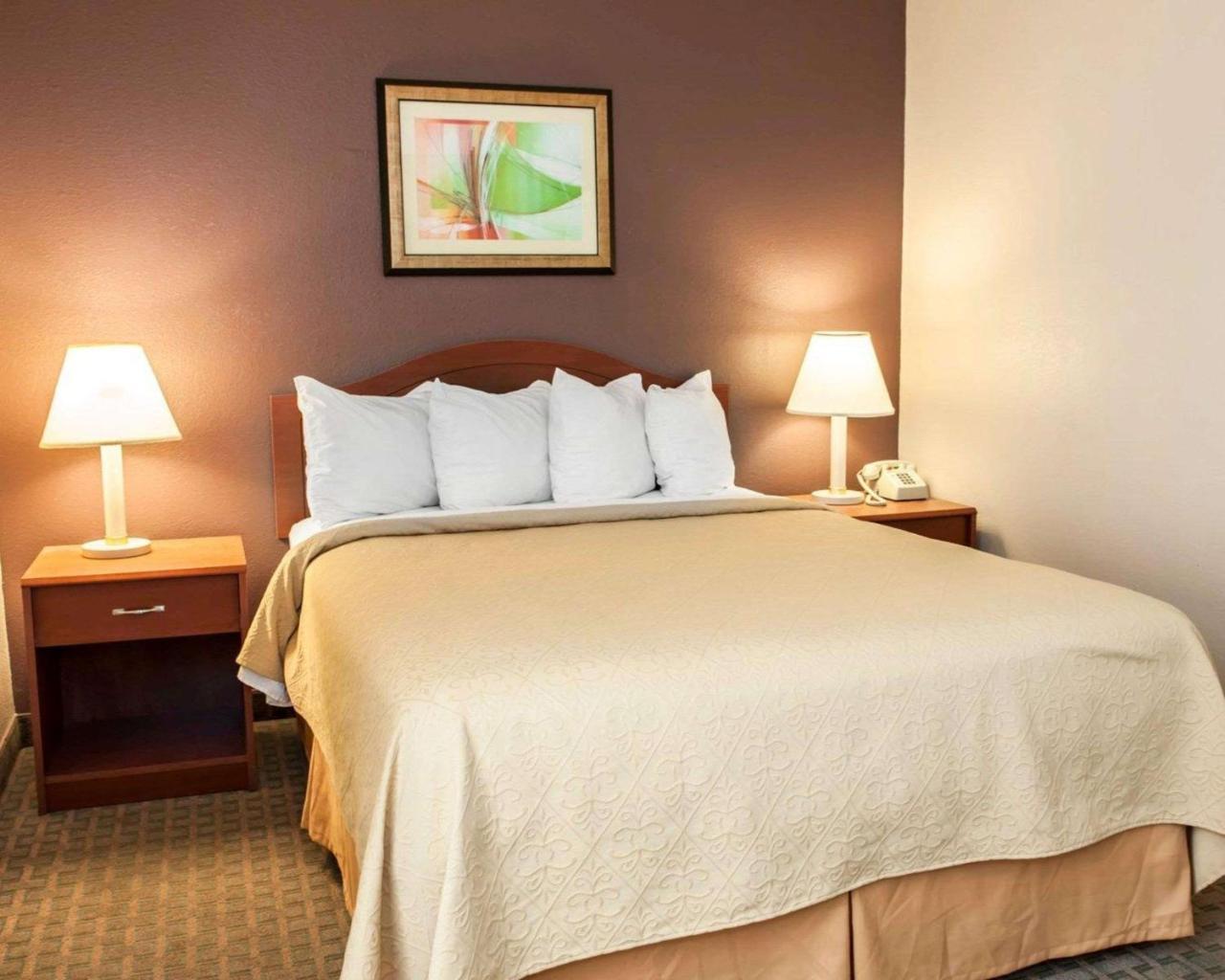 Quality Inn And Suites Indianapolis Exterior foto