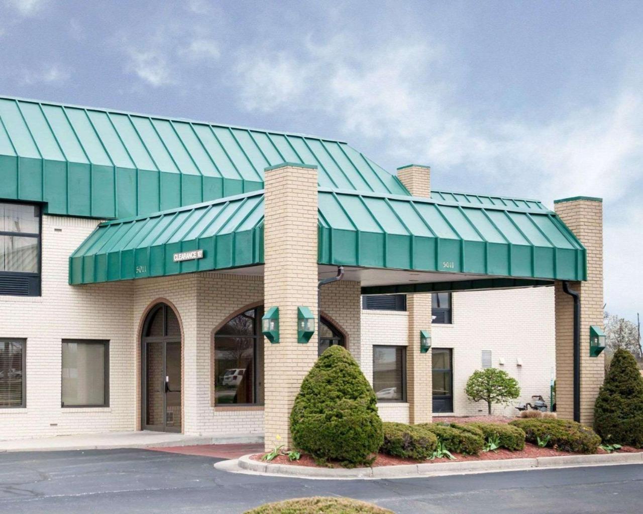 Quality Inn And Suites Indianapolis Exterior foto
