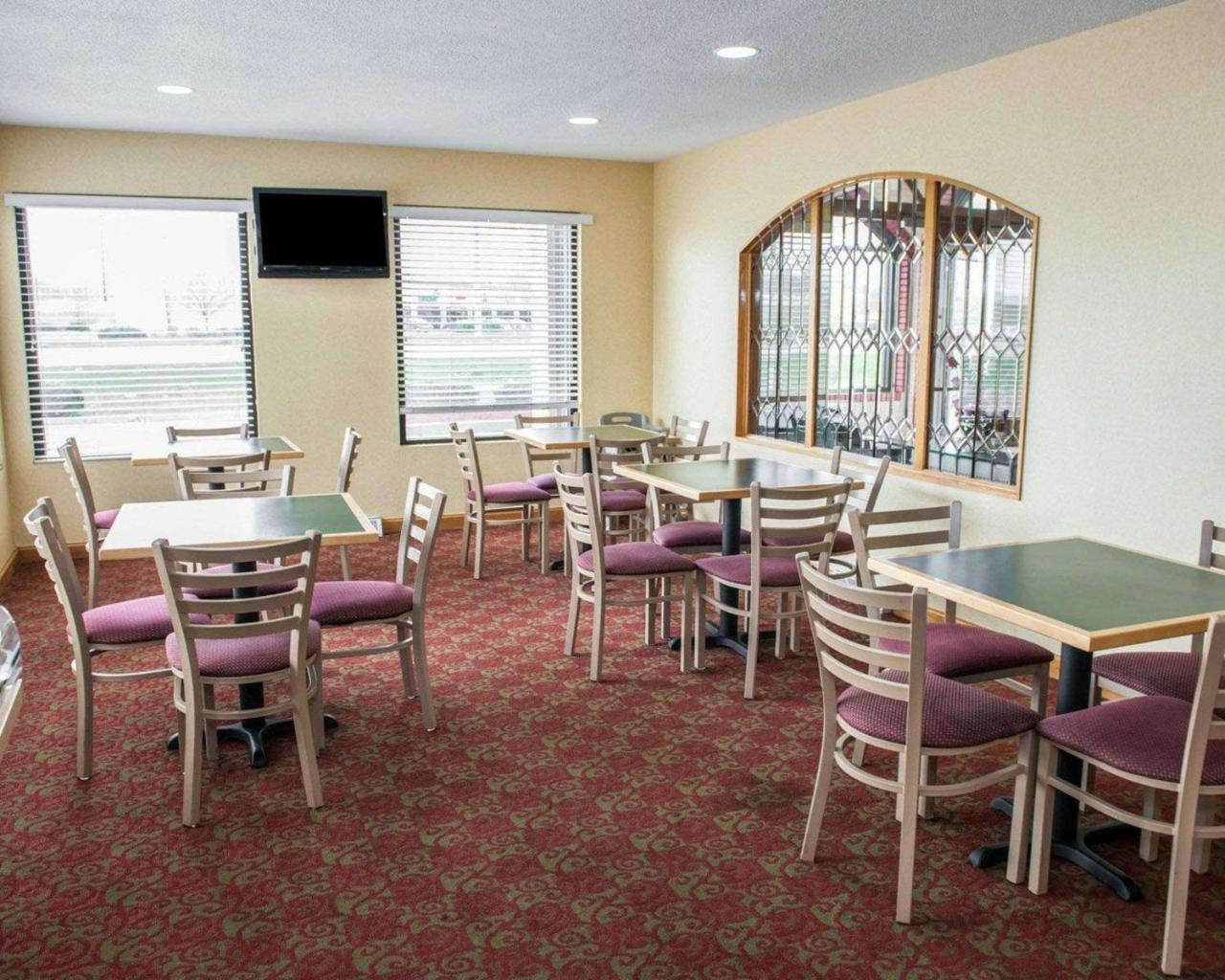 Quality Inn And Suites Indianapolis Exterior foto